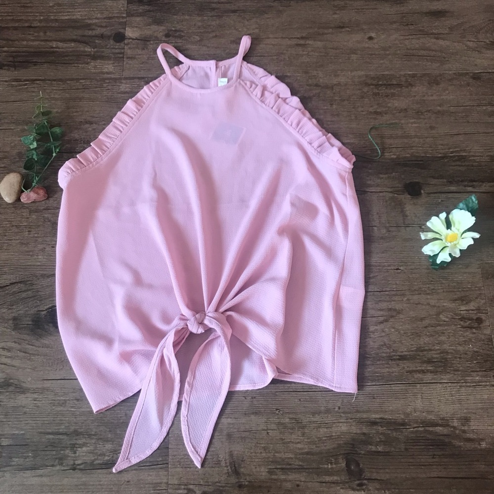 Shoulderless top